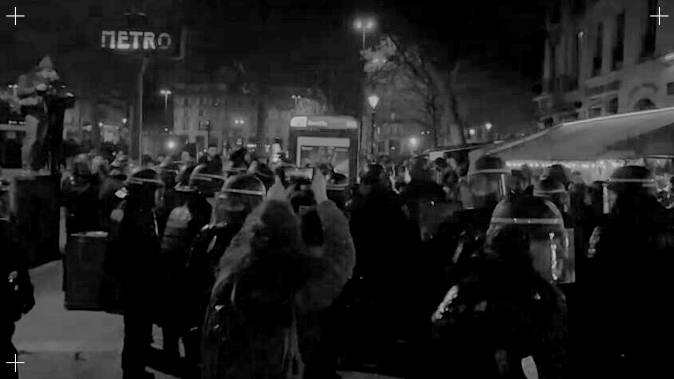 Manif sauvage dans Paris après la motion de censure contre le gouvernement Borne