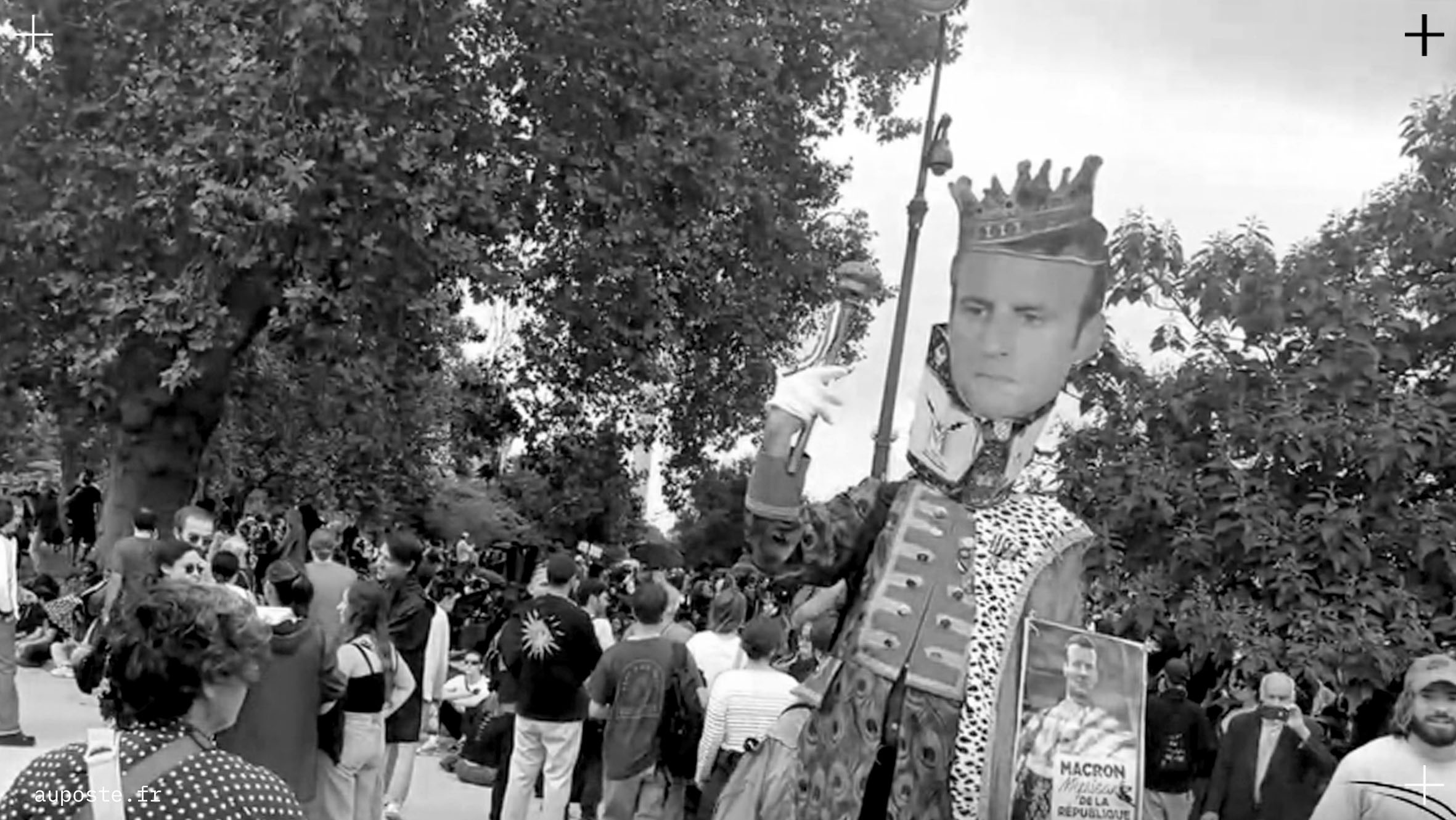 « Macron tu nous casses les urnes »